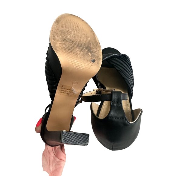 FASHION NOVA Black Ruched Platform Ankle Strap Heels Size 7 - Picture 5 of 7